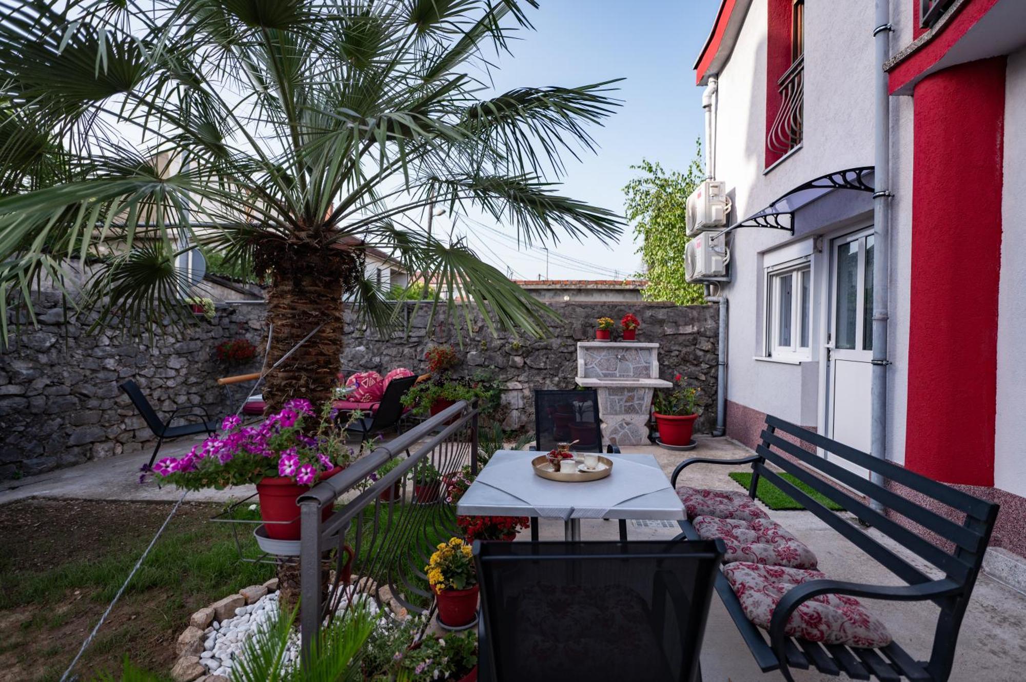 Apartmani Kaan Podgorica Ngoại thất bức ảnh
