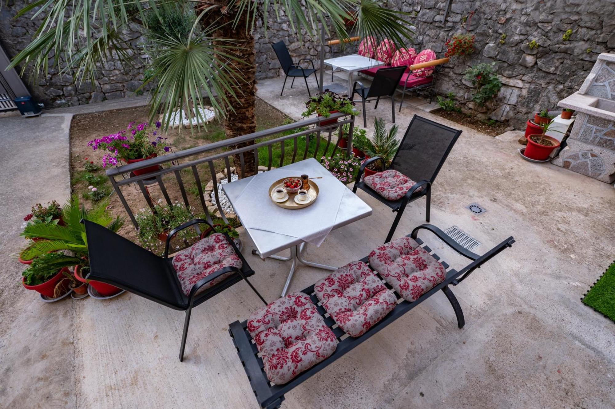 Apartmani Kaan Podgorica Ngoại thất bức ảnh